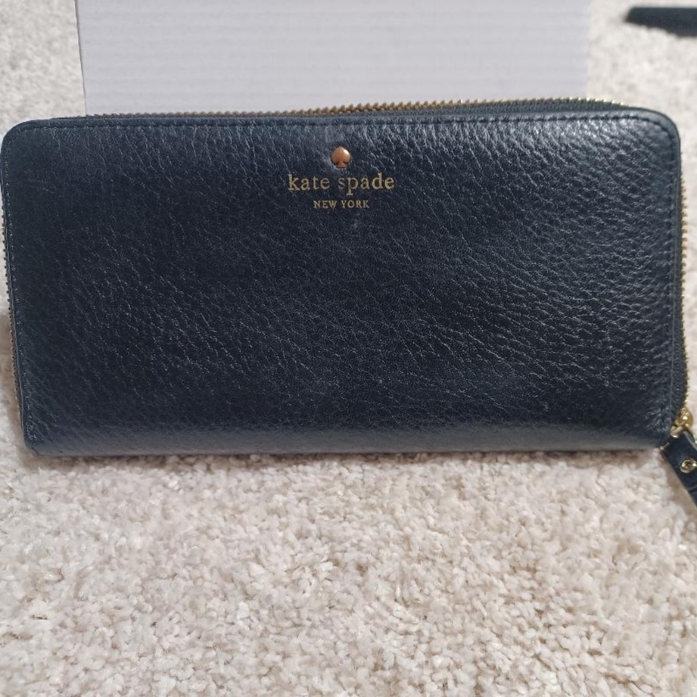 KATE SPADE Black Leather Lacey Accordion Cobble Hill Zip-Around Wallet